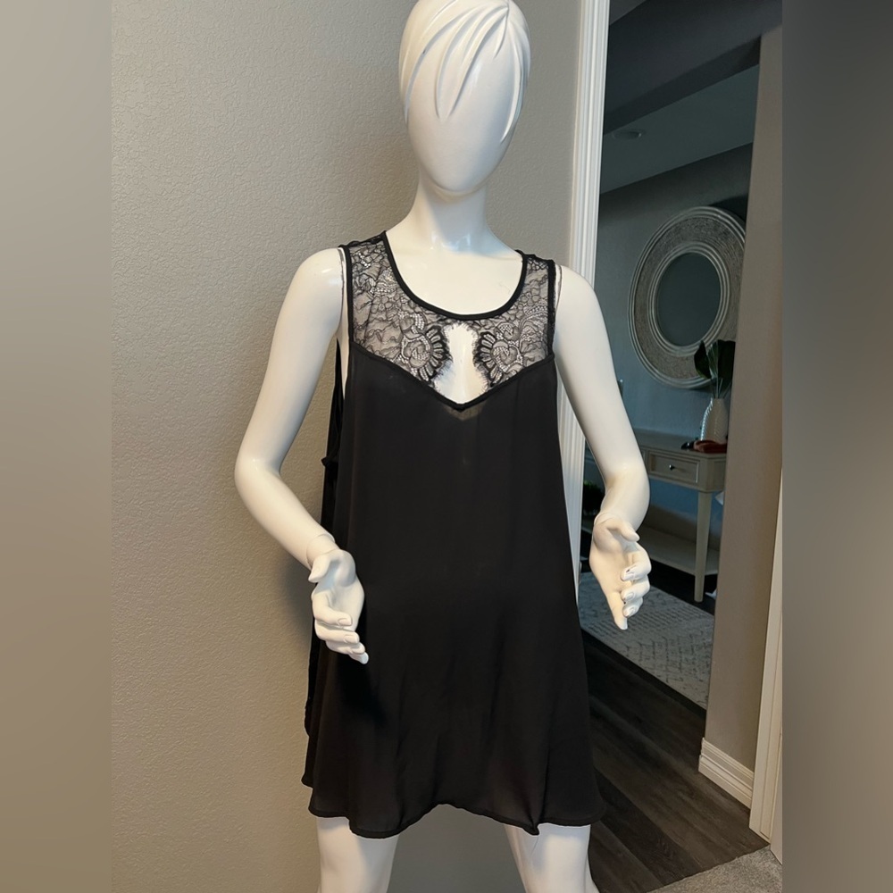 Torrid Peplum Top Women's Plus 1 Black Lace Sleeveless Blouse size 3